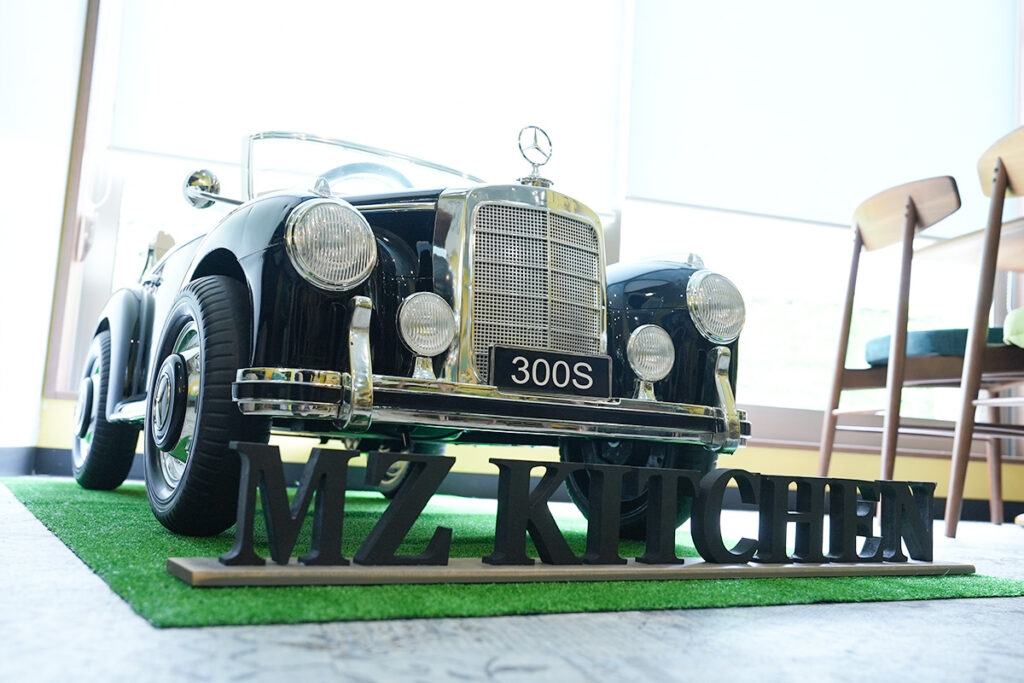 車のフィギュア